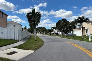 9470 Atlantic St, Miramar, FL 33025 - Photo 6