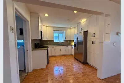 7340 Allen Dr, Hollywood, FL 33024 - Photo 4