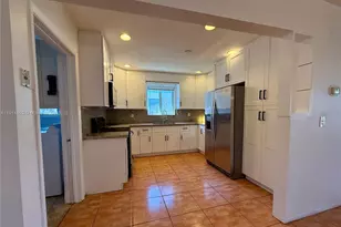 7340 Allen Dr, Hollywood, FL 33024 - Photo 4