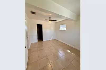 7340 Allen Dr, Hollywood, FL 33024 - Photo 12