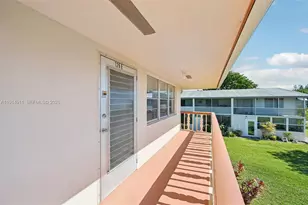 126 Canterbury E, West Palm Beach, FL 33417 - Photo 18