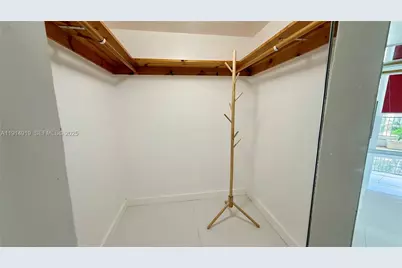 555 NE 15th St #31D, Miami, FL 33132 - Photo 18