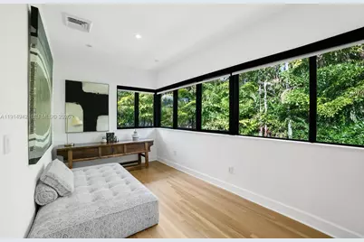 5735 N Bay Rd, Miami Beach, FL 33140 - Photo 30