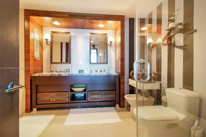 6799 Collins Ave #LPH04, Miami Beach, FL 33141 - Photo 16