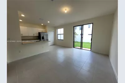 11125 W 33rd Ct, Hialeah, FL 33018 - Photo 8