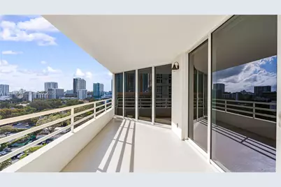 555 NE 34th St #1009, Miami, FL 33137 - Photo 18