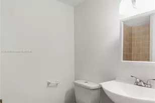 4855 NW 7th St, Miami, FL 33126 - Photo 14