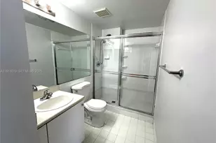 5077 NW 7th St, Miami, FL 33126 - Photo 8