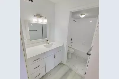 6272 NW 186th St #201, Hialeah, FL 33015 - Photo 24