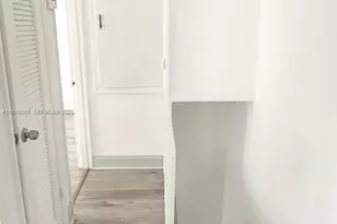 5960 NE 5th Ct, Miami, FL 33137 - Photo 10