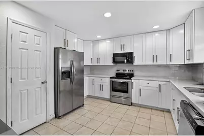 2920 NW 9th Pl, Fort Lauderdale, FL 33311 - Photo 2