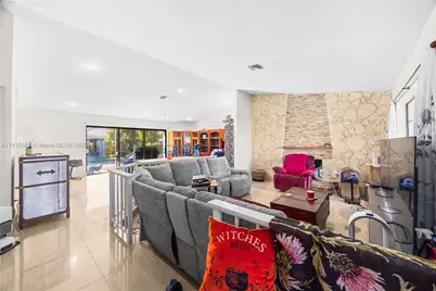 284 NW 92nd Ave, Coral Springs, FL 33071 - Photo 8