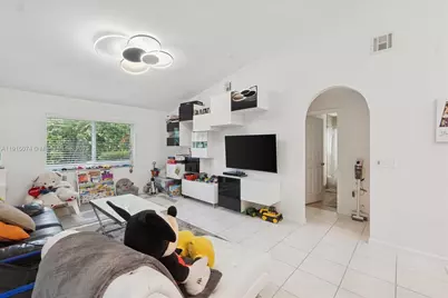 1510 SW 96th Ter, Davie, FL 33324 - Photo 16