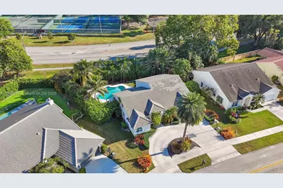 1510 SW 96th Ter, Davie, FL 33324 - Photo 28