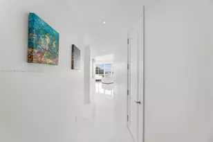 1425 Brickell Ave, Miami, FL 33131 - Photo 4