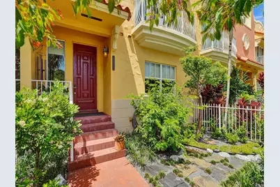 1617 Harrison St, Hollywood, FL 33020 - Photo 2