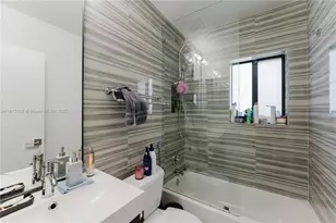 511 NE 134th St, North Miami, FL 33161 - Photo 18
