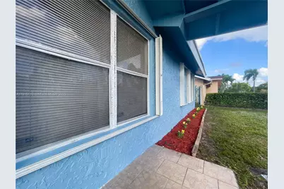 7429 SW 14th Ct, North Lauderdale, FL 33068 - Photo 4