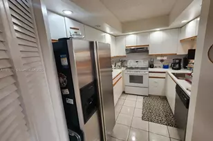 300 SW 130th Terrace, Pembroke Pines, FL 33027 - Photo 6