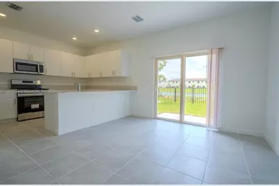 2752 SE 26th Ave #2752, Homestead, FL 33035 - Photo 4