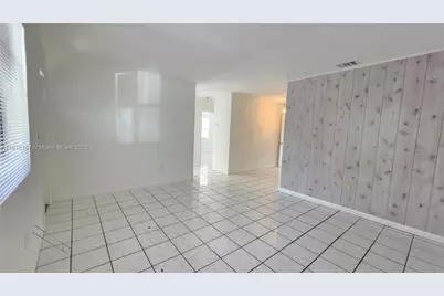 525 NE 132nd Ter #525 y 527, North Miami, FL 33161 - Photo 6