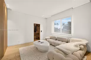 94 S Hibiscus Dr, Miami Beach, FL 33139 - Photo 14