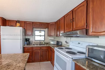 112 Lake Shore Dr, Pembroke Park, FL 33009 - Photo 16