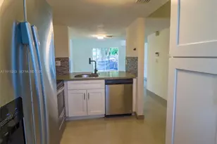 14010 NE 3rd Ct, Miami, FL 33161 - Photo 4