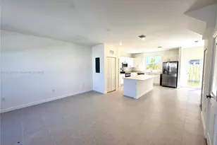 1111 SE 2nd St, Florida City, FL 33034 - Photo 2