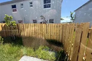 1111 SE 2nd St, Florida City, FL 33034 - Photo 4