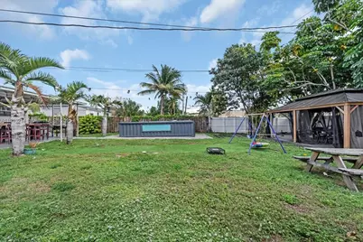 640 NE 168th St, North Miami Beach, FL 33162 - Photo 54
