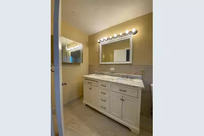 746 NW 3rd St, Florida City, FL 33034 - Photo 14