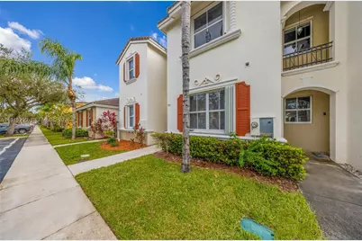951 NE 42nd Ter, Homestead, FL 33033 - Photo 2