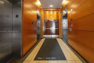 300 S Biscayne Blvd, Miami, FL 33131 - Photo 6