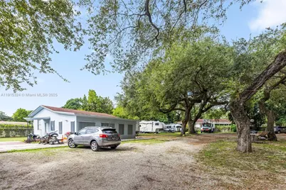 535 NW 90th St, El Portal, FL 33150 - Photo 12