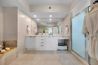 14951 Royal Oaks Ln #901, North Miami, FL 33181 - Photo 22