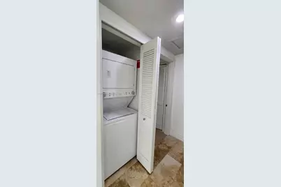 218 SE 14th St #1904, Miami, FL 33131 - Photo 12