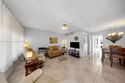900 SW 10th Ter #14S, Hallandale Beach, FL 33009 - Photo 2