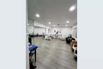 220 N 66th Ave, Hollywood, FL 33024 - Photo 8