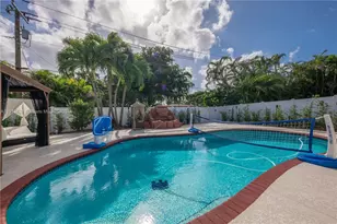 314 SE 3rd St, Dania Beach, FL 33004 - Photo 2