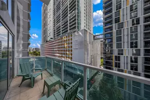 41 SE 5th St, Miami, FL 33131 - Photo 4