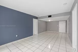 17051 NE 35th Ave, North Miami Beach, FL 33160 - Photo 8