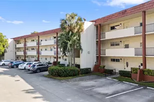 9820 S Hollybrook Lake Dr, Pembroke Pines, FL 33025 - Photo 38