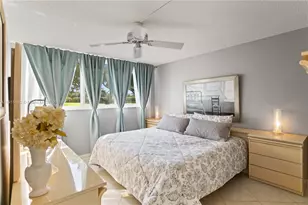 9820 S Hollybrook Lake Dr, Pembroke Pines, FL 33025 - Photo 26