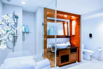 6801 Collins Ave #1002, Miami Beach, FL 33141 - Photo 30