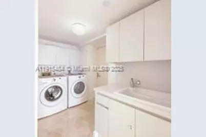 2127 Brickell Ave #2504, Miami, FL 33129 - Photo 16