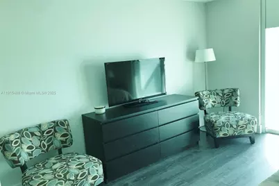 253 NE 2nd St #2706, Miami, FL 33132 - Photo 4