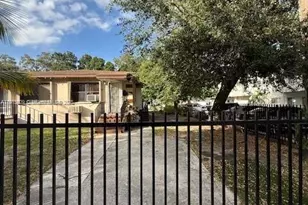 551-553 NE 133rd St, North Miami, FL 33161 - Photo 10