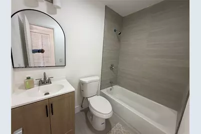 440 E 23rd St #1305, Hialeah, FL 33013 - Photo 8