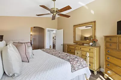 19372 NW 24th Pl, Pembroke Pines, FL 33029 - Photo 44